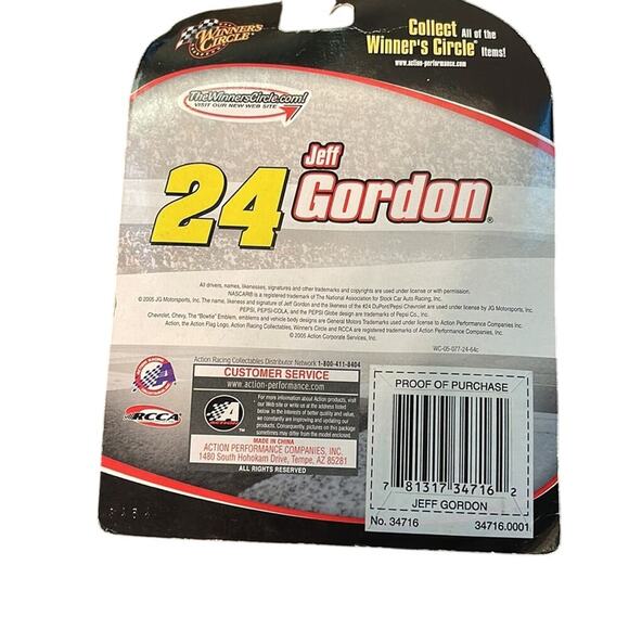 2005 Nascar Jeff Gordon Diecast Car with Hood Magnet - Picture 2 of 2